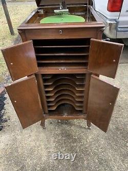 1906 VV-XI Victor Victrola Antique Phonograph Cabinet Record Player