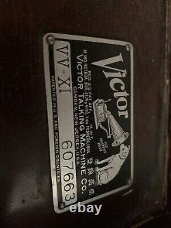 1906 Victrola Record Player