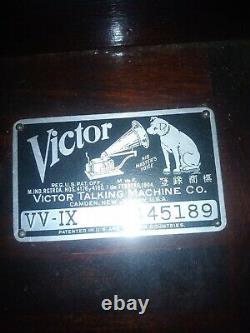 1914 VV-IX Victor Victrola Antique Phonograph Cabinet Record Player