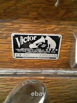 1924 Victor Victrola Vv-50 Portable Hand Crank Phonograph Record Player Oak Case