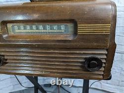 1948 RCA Victor Victrola Model 77U Tube Radio/Record Player Radio Works