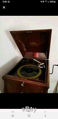 Antique 1918 victrola record player