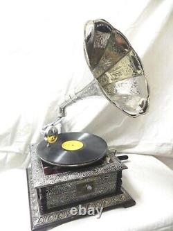 Antique Gramophone Phonograph Crafted Machine With Crafted Steel Horn