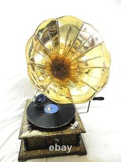 Antique Gramophone Phonograph Crafted Machine With Plain Brass Horn