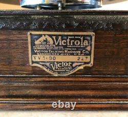 Antique Original Victrola record player VV1-90