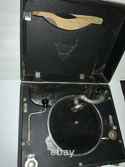 Antique Portable RCA Victrola Crank Suitcase Record Player With Records