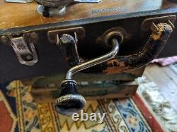 Antique Portable RCA Victrola Front Crank Suitcase PHONOGRAPH Record Player rare