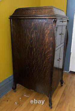 Antique VICTOR TALKING MACHINE CO. Victrola Record Player VV XI A Cabinet 1917