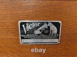 Antique Victor VV-VI Victrola Talking Machine Record Player Nice