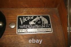 Antique Victor Victrola Talking Machine Record Player VV-IX