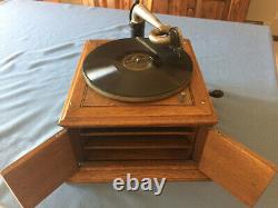 Antique Victor Victrola VV-IV Wind-Up Oak Phonograph Record Player Working
