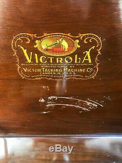 Antique Victrola Phonograph Player