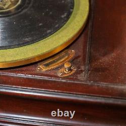 Antique Victrola Phonograph Player, 1904
