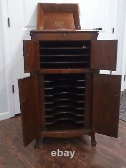 Antique Victrola Talking Machine (Record Player) 1922 VV-100 S/N 50075