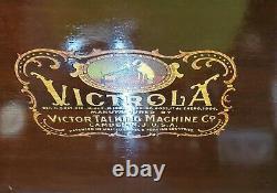 Antique Victrola Talking Machine (Record Player) SN VV-80 116667