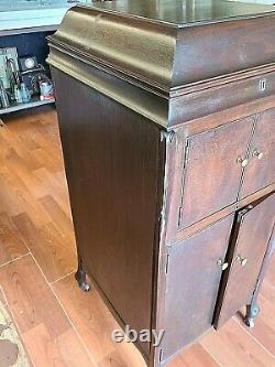 Antique Victrola Victor Record Player with records Circa 1900-40' We Ship