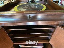 Antique Victrola Victor Record Player with records Circa 1900-40' We Ship