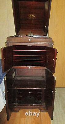 Antique Victrola Wind Up Record Player, Works Excellently -Plus Many Records