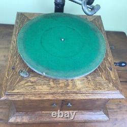 Antique Walnut Victor Victrola VV-VI Record Player Talking Machine Works