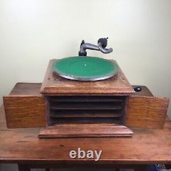 Antique Walnut Victor Victrola VV-VI Record Player Talking Machine Works