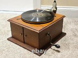 Antique Working 1915 Victor VV-IV Wind-Up Oak Victrola Phonograph Record Player