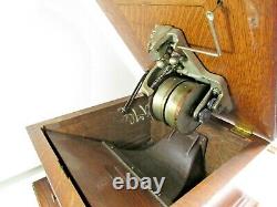 Antique Working Victor VV-VI Wind Up Oak Victrola Phonograph Record Player