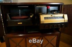 RCA Victor Victrola Dual Record Player With Radio, 78 Player + 45 Record Player