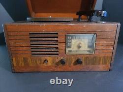 RCA Victor Victrola Radio/Record Player Model V 100 circa 1939/40