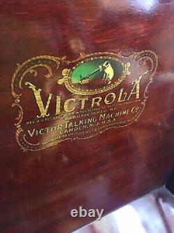 VICTOR VICTROLA PHONOGRAPH VV-XVI 1916 upright talking machine record player