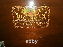 VICTROLA Record Player VICTOR TALKING MACHINE Co. Antique Victrola Records