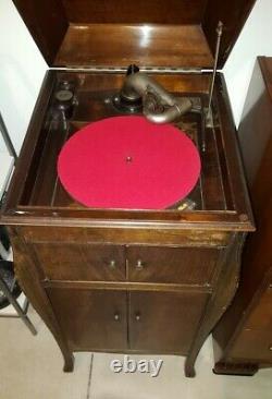 VV-80 Victor Victrola Antique Phonograph Cabinet Record Player