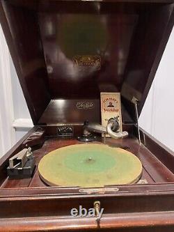 Victor Mahogany Antique Victrola Record Player Phonograph VV-XIV & Records
