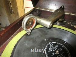 Victor Victrola Talking Machine Disc Phonograph VV-IX Hand Crank Record Player
