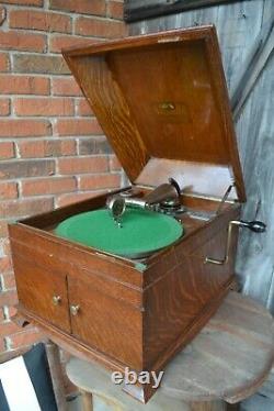 Victor Victrola Talking Machine Disc Phonograph VV-IX Hand Crank Record Player