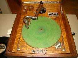 Victor Victrola Talking Machine Disc Phonograph VV-VIII Hand Crank Record Player