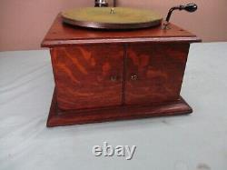 Victor Victrola Talking Machine Phonograph Record Player VV-IV WORKING