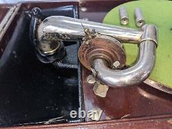 Victor Victrola VV-50 Portable Phonograph Hand Crank Record Player #26378 1922