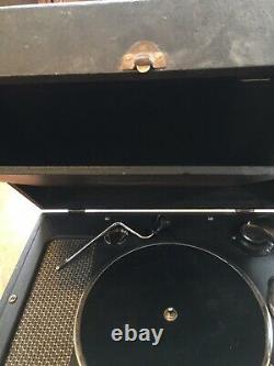 Victrola 02 Phonograph Vtg Model 02 Black Suitcase Portable 1940s Record Player