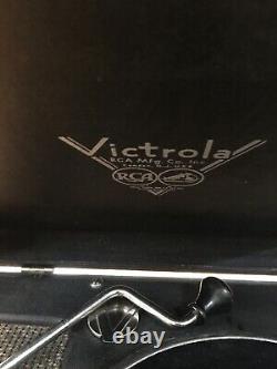 Victrola 02 Phonograph Vtg Model 02 Black Suitcase Portable 1940s Record Player