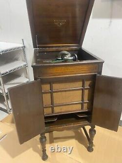 Victrola Antique Upright Talking Machine VV 4-3 Victor Turntable Record Player