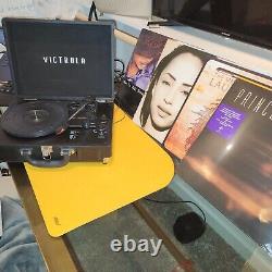 Victrola BT Suitcase Record Player 3 Speed Turntable BLACK INCLUDES 4 ALBUMS
