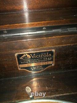 Victrola Talking Machine / Cabinet Record Player / 1914 Working