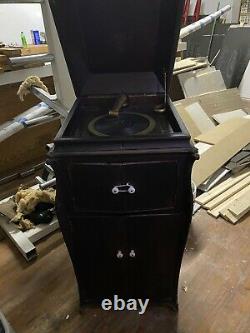 Victrola Victor Talking Machine Phonograph Wind Up Record Player VV-XIV-157700
