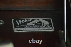 Victrola Victor Talking Machine Wind Up Record Player VV-XI