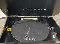 Victrola Vinyl Record Player + Lot Vinyl Collection Wrath Bunny Dreamcar Vivian