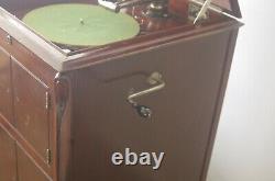 Victrola record player antique
