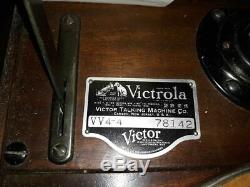 Victrola record player model VV4-4