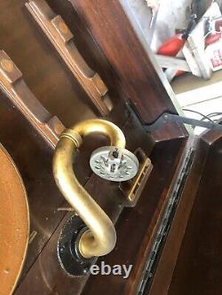 Vintage 1900S Victrola Record Player Talking Machine Company Console
