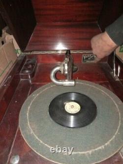 Vintage 1901 victrola sound machine/record player