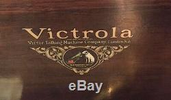 Vintage 1926 Victor Victrola VV8-30 Record Player with Over 400 78rpm Records